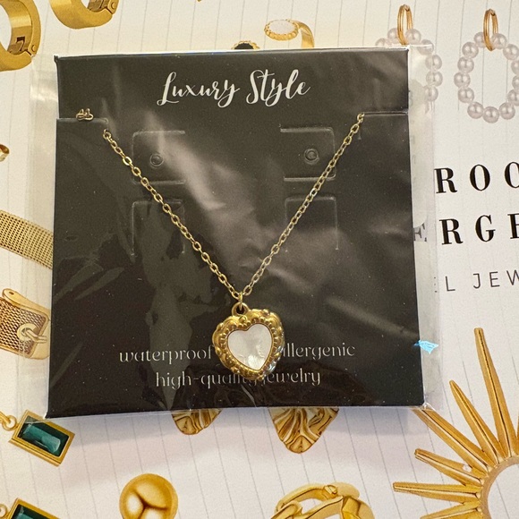 18KGold Plated Heart Necklace - Picture 1 of 3